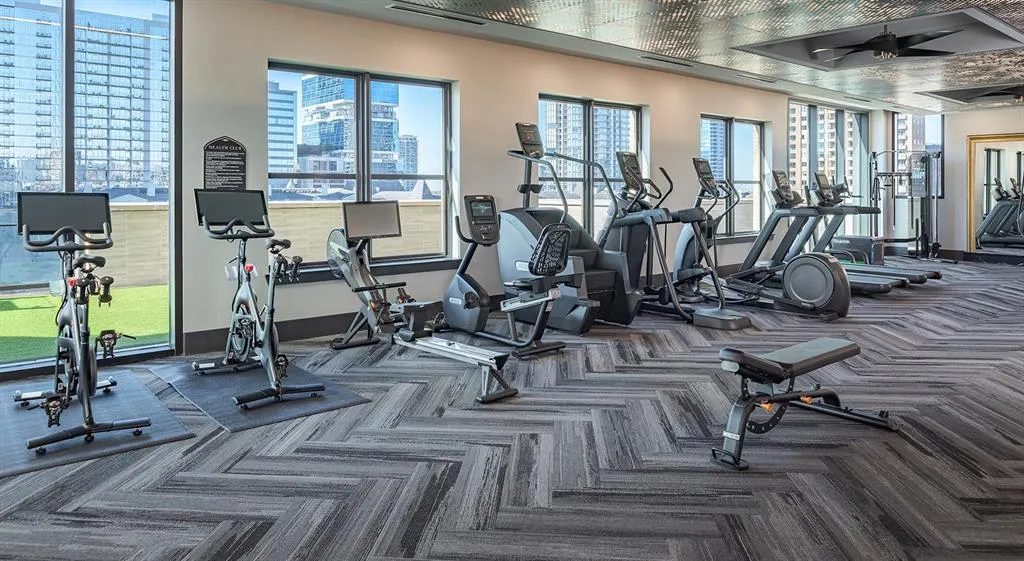 2620 Maple Avenue, #1202