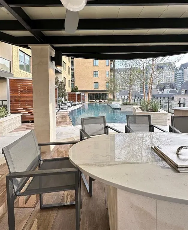 2620 Maple Avenue, #1202