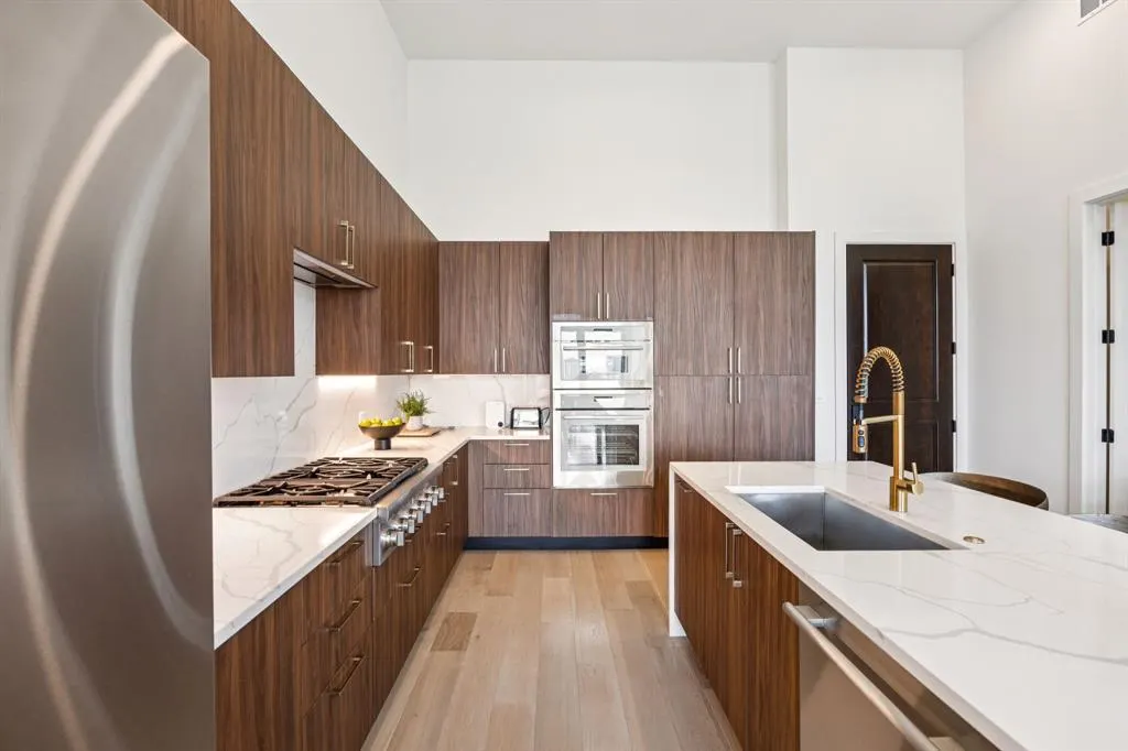 2620 Maple Avenue, #1202