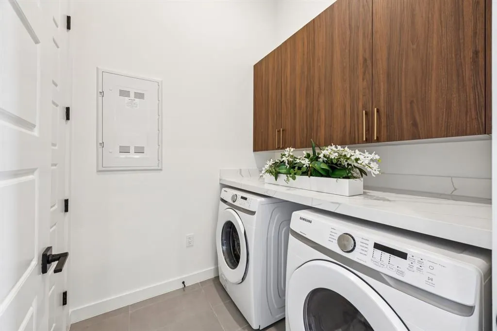 2620 Maple Avenue, #1202