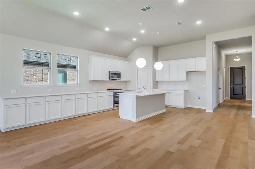 1312 Silver Grass Meadows