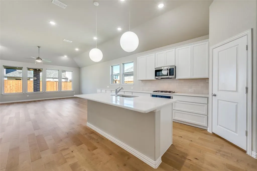 1312 Silver Grass Meadows