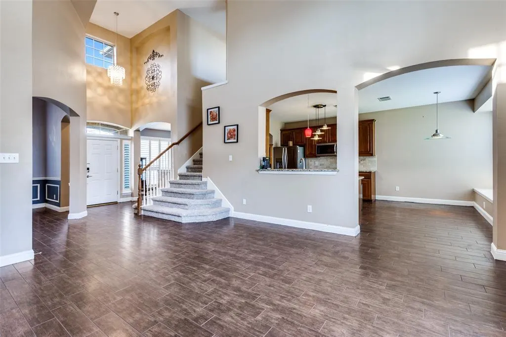 2832 Rosewood Boulevard