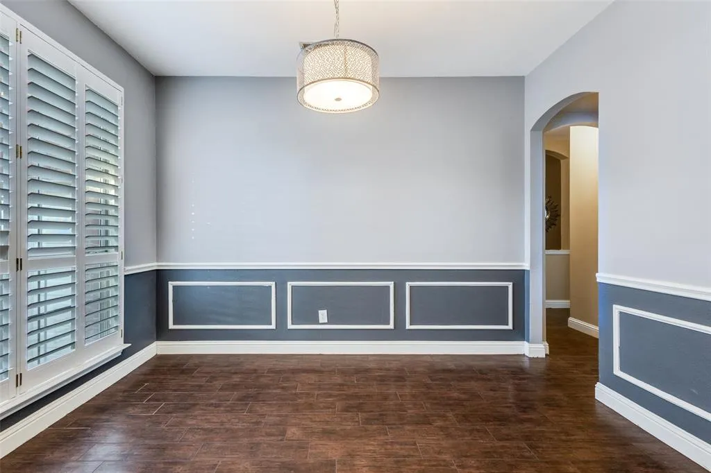 2832 Rosewood Boulevard