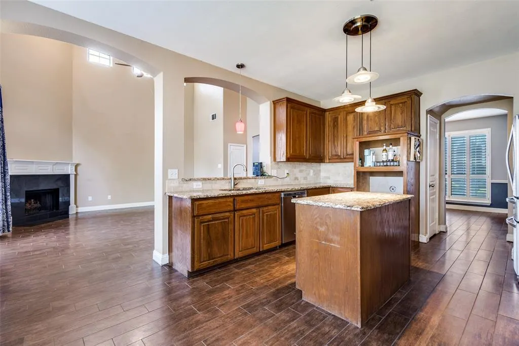 2832 Rosewood Boulevard