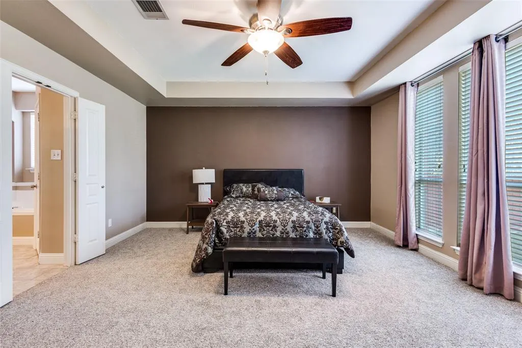 2832 Rosewood Boulevard