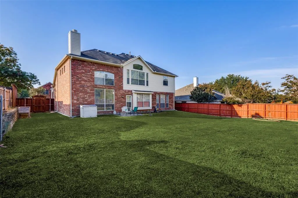 2832 Rosewood Boulevard