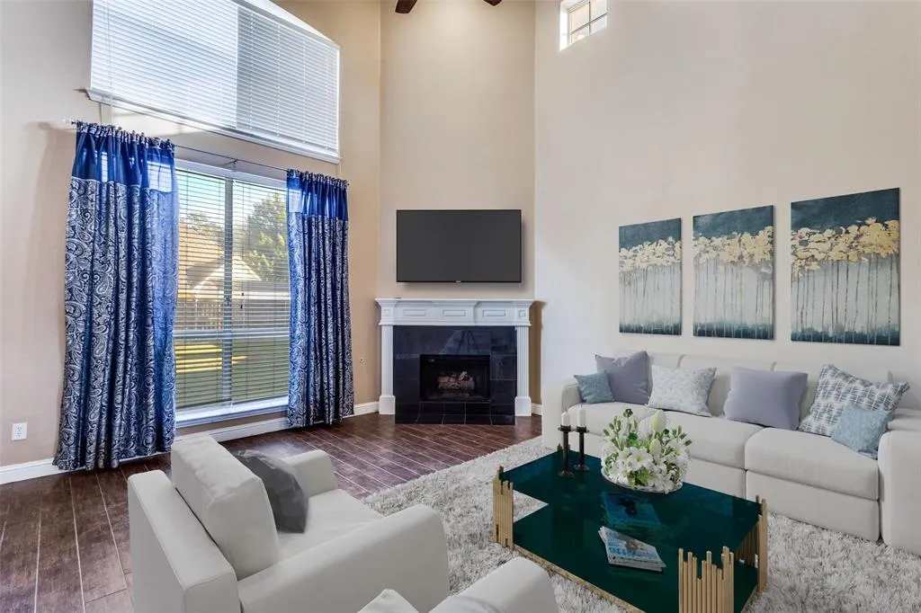 2832 Rosewood Boulevard