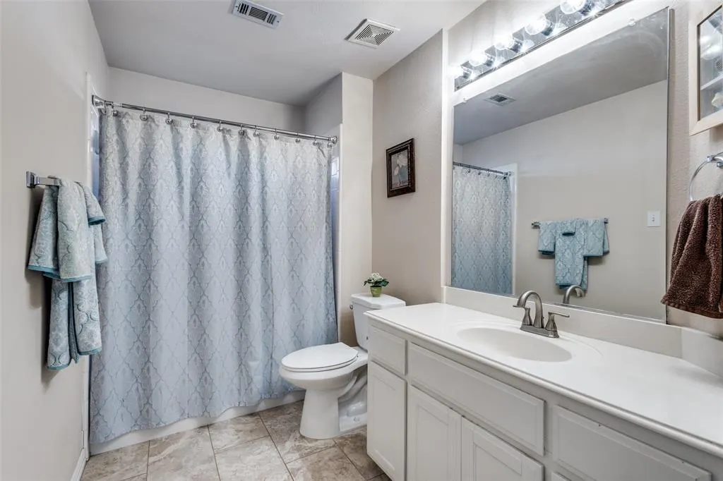 2832 Rosewood Boulevard