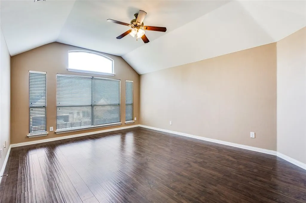 2832 Rosewood Boulevard