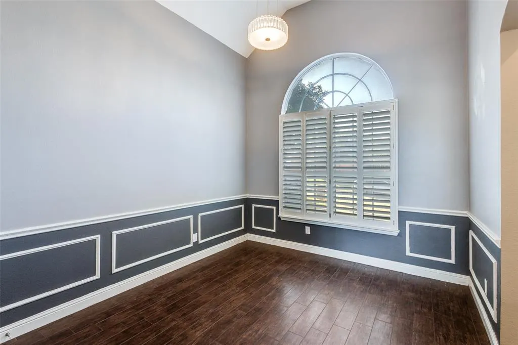 2832 Rosewood Boulevard