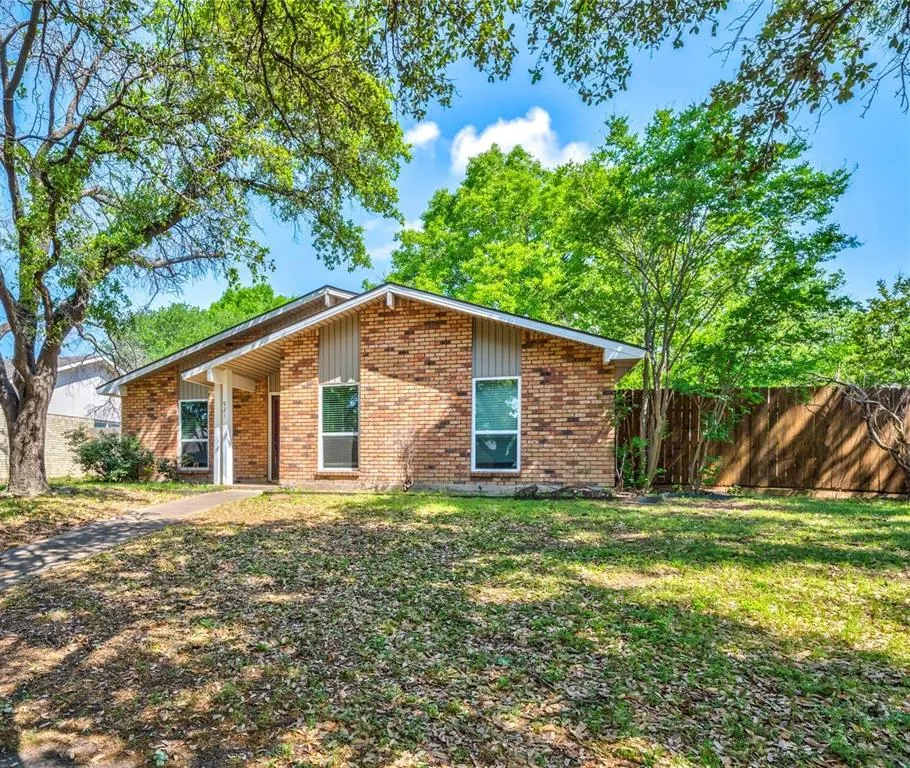 921 Middle Cove Drive