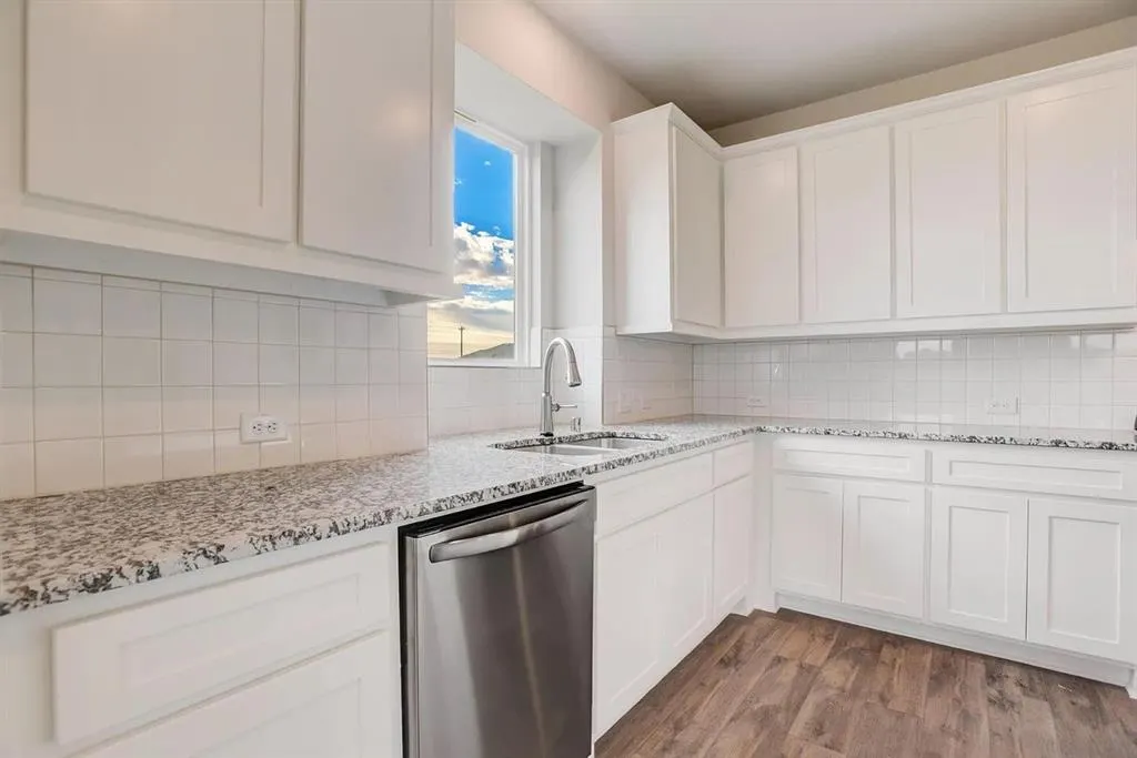 3328 Lake Palestine Road