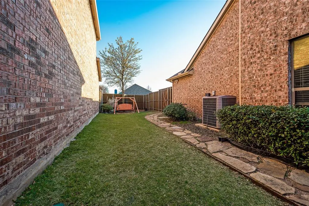 1413 Snowberry Drive