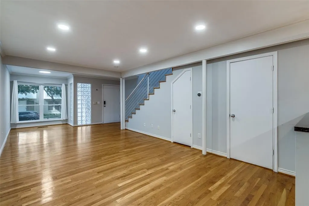 4122 Travis Street, #13