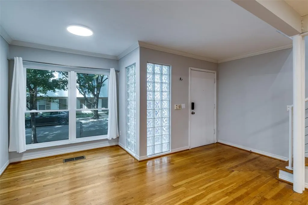 4122 Travis Street, #13