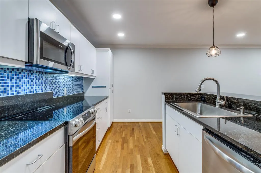 4122 Travis Street, #13