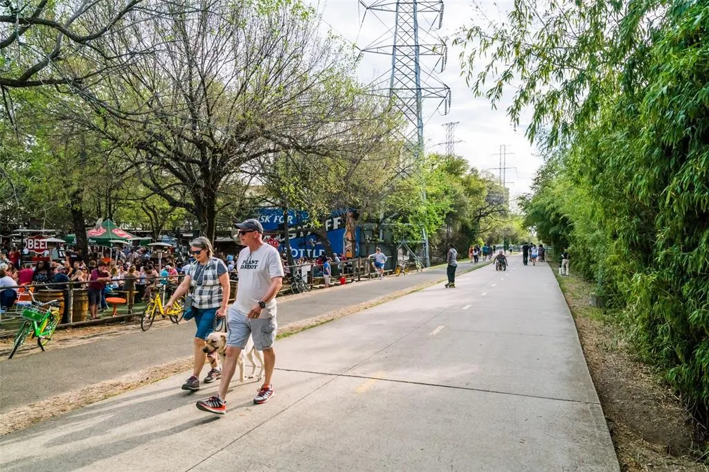 4122 Travis Street, #13