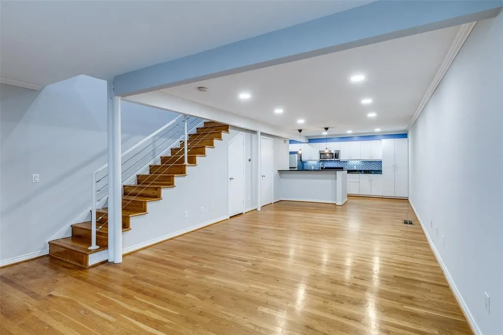 4122 Travis Street, #13