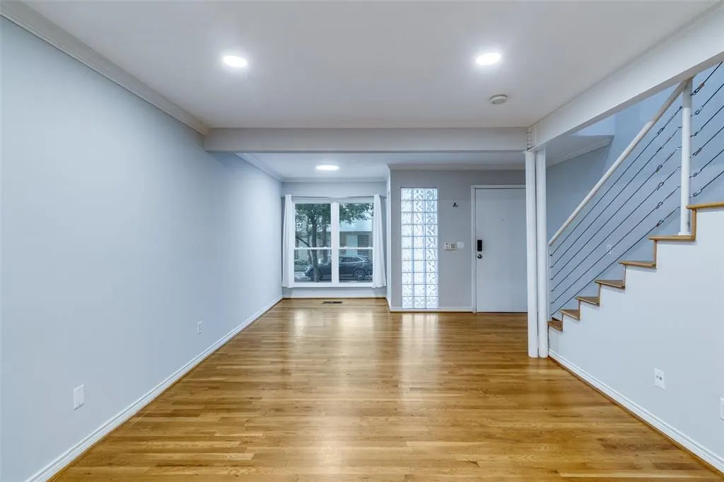 4122 Travis Street, #13