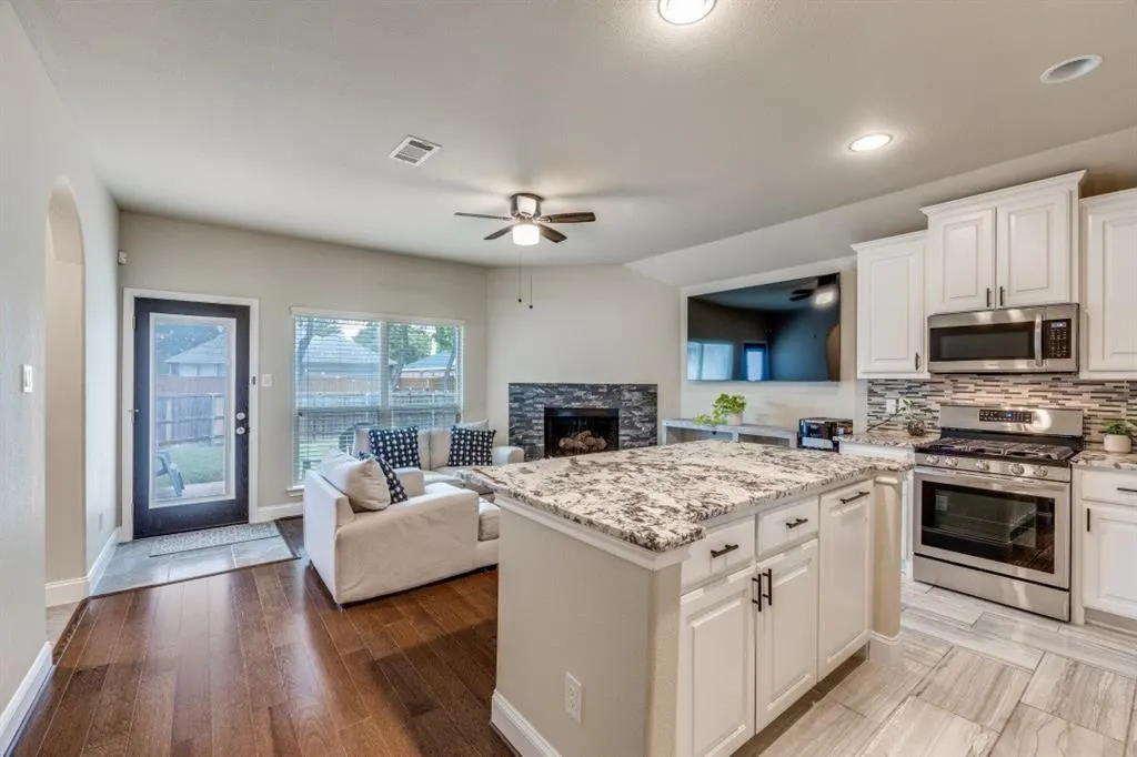 1827 Lake Travis Drive