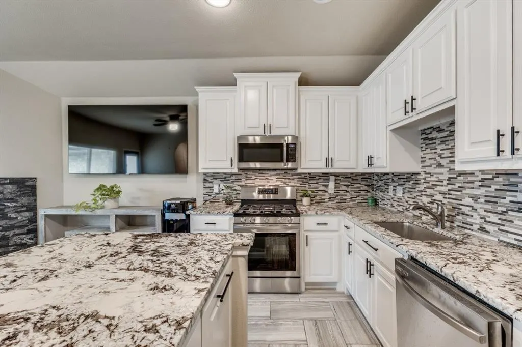 1827 Lake Travis Drive