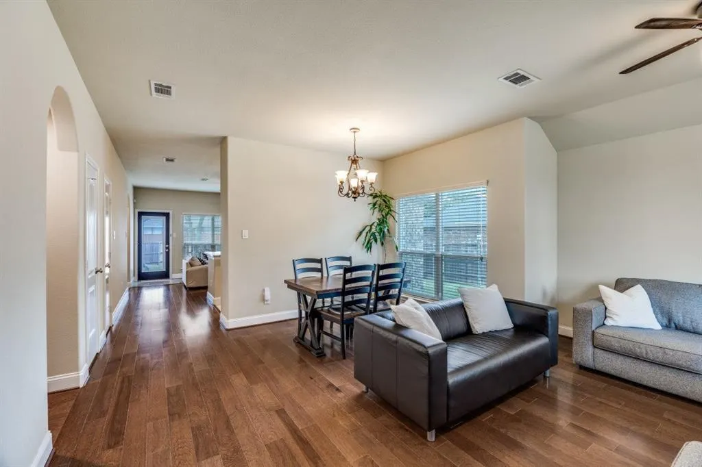 1827 Lake Travis Drive