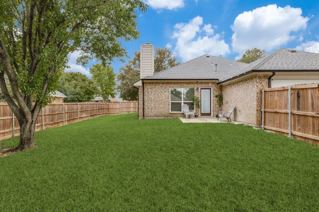 1827 Lake Travis Drive