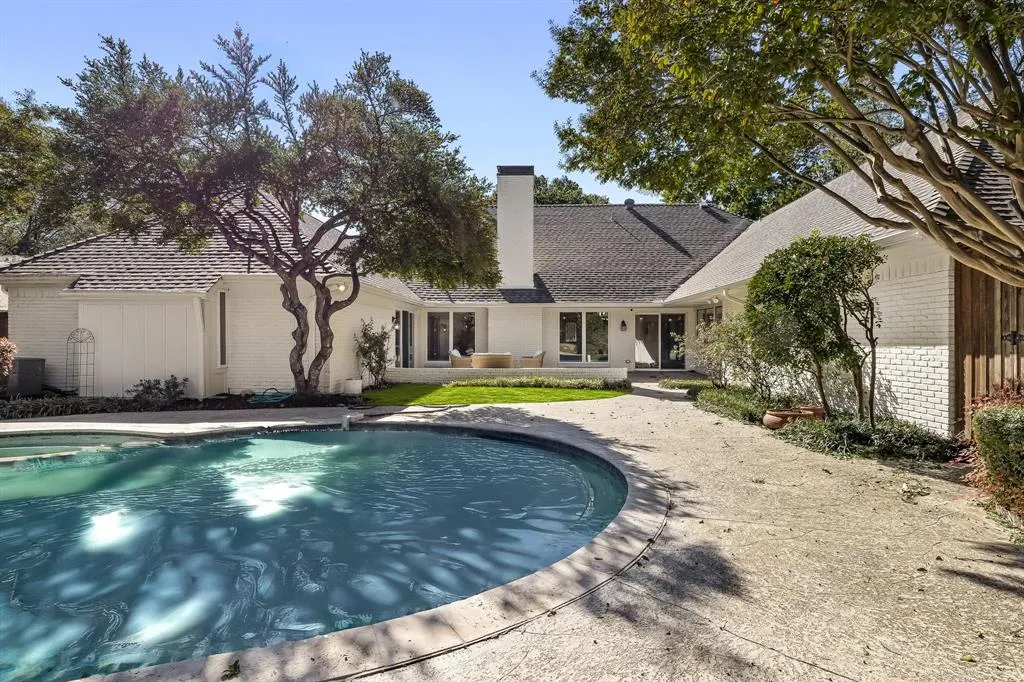 6725 Regalbluff Drive