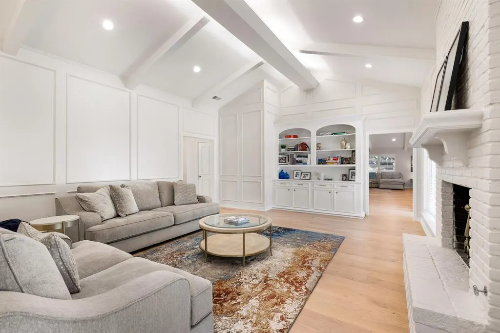 6725 Regalbluff Drive