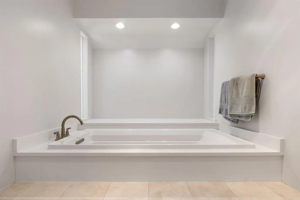 6725 Regalbluff Drive