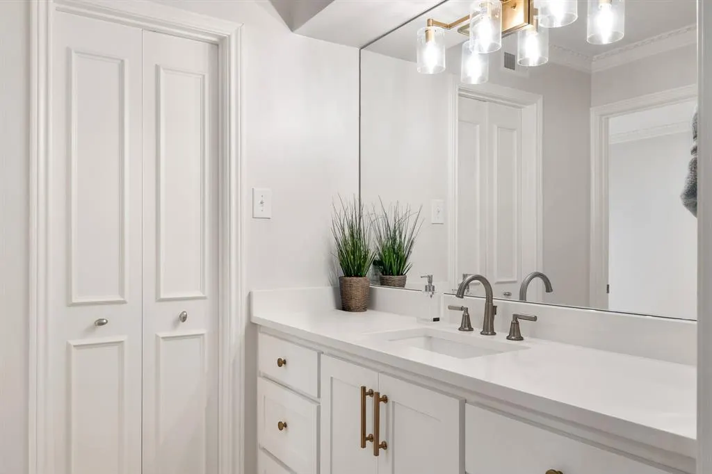 6725 Regalbluff Drive