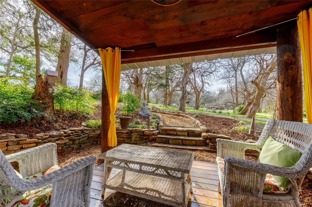 6862 County Road 281