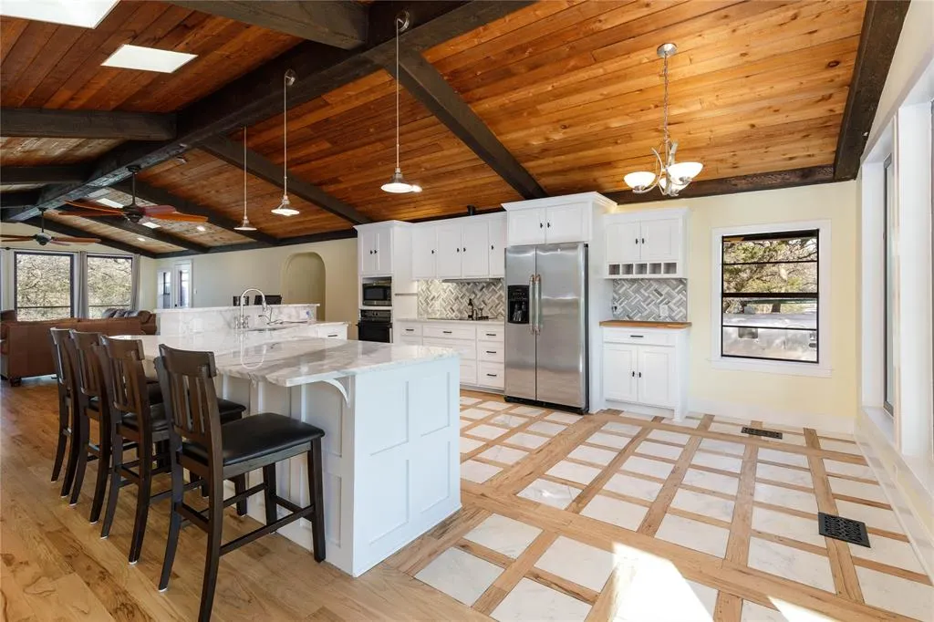 6862 County Road 281