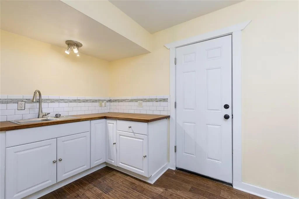 6862 County Road 281