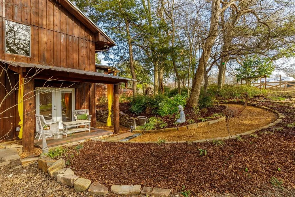 6862 County Road 281