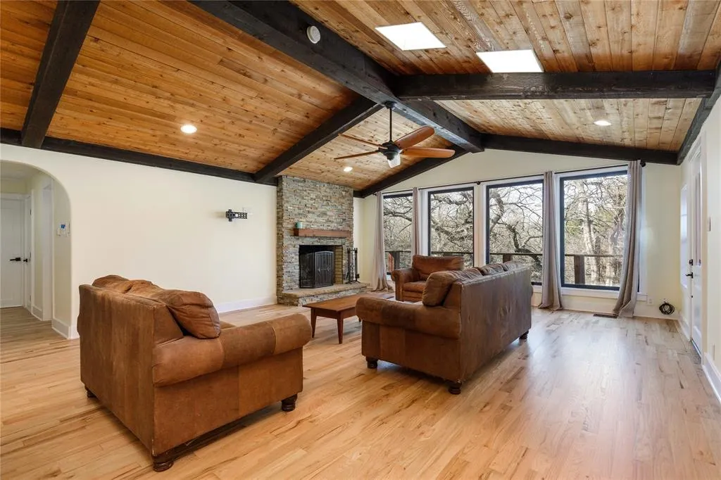 6862 County Road 281