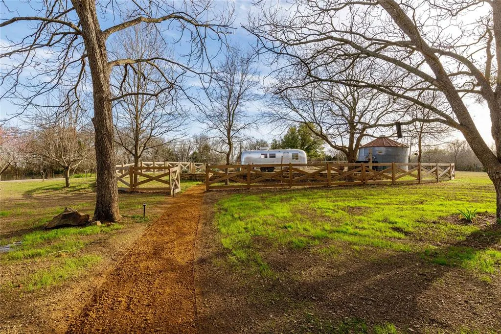 6862 County Road 281