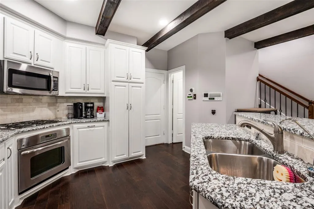 5707 Headquarters Drive