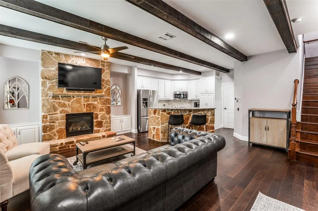 5707 Headquarters Drive