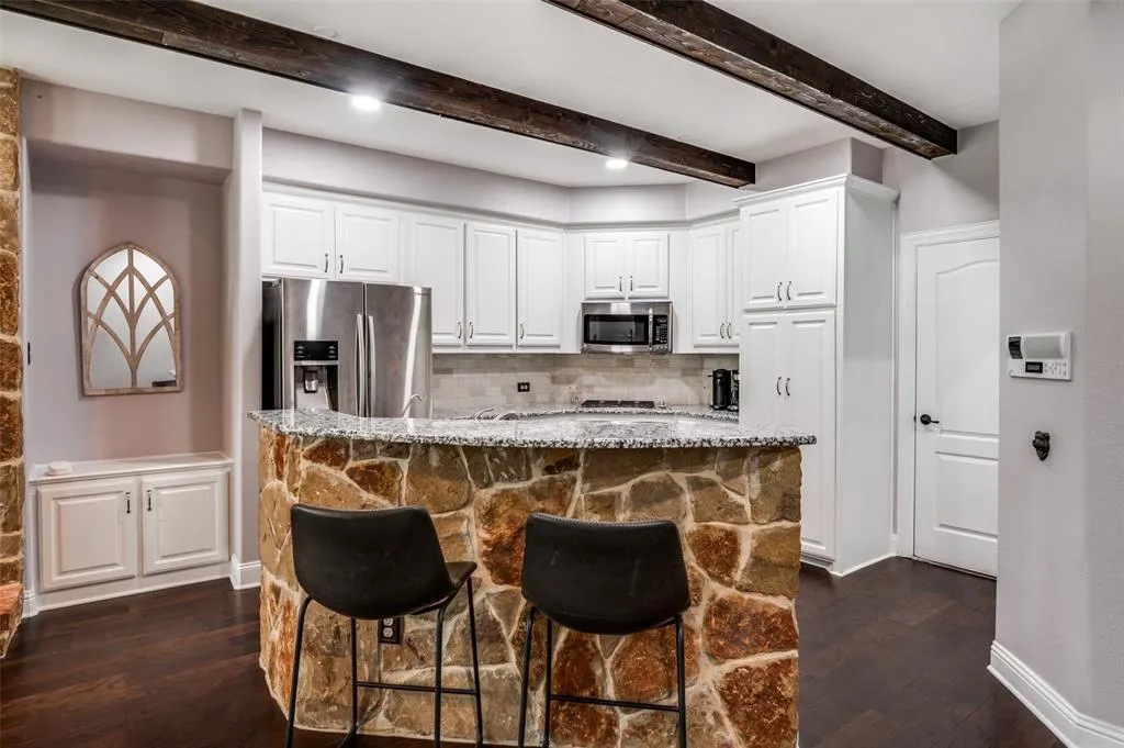 5707 Headquarters Drive