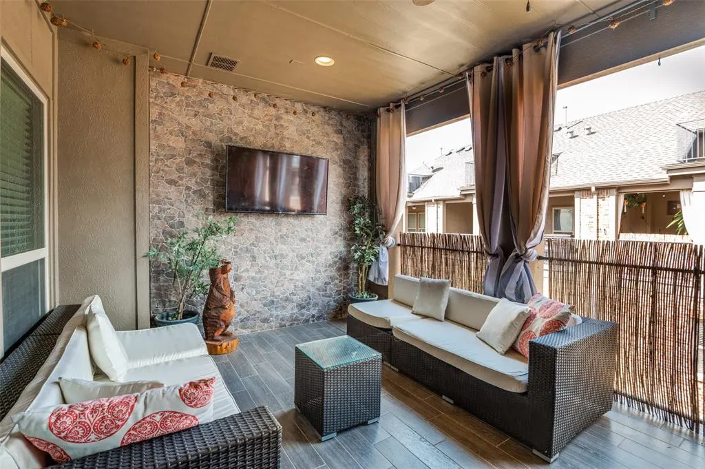 5707 Headquarters Drive