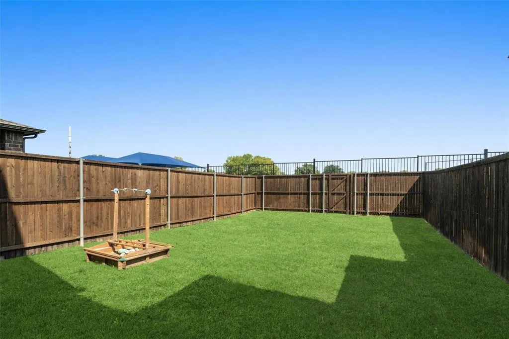 1261 Wiltshire Drive