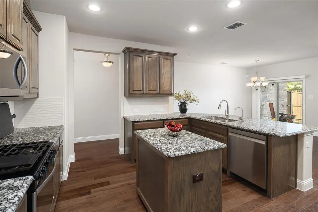 1261 Wiltshire Drive