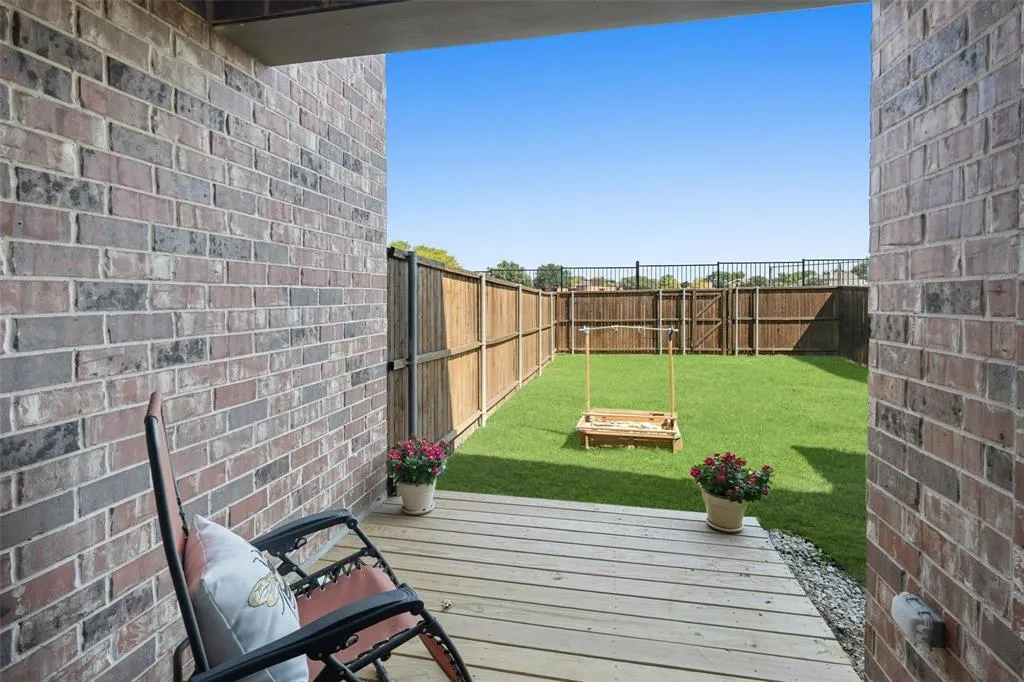 1261 Wiltshire Drive