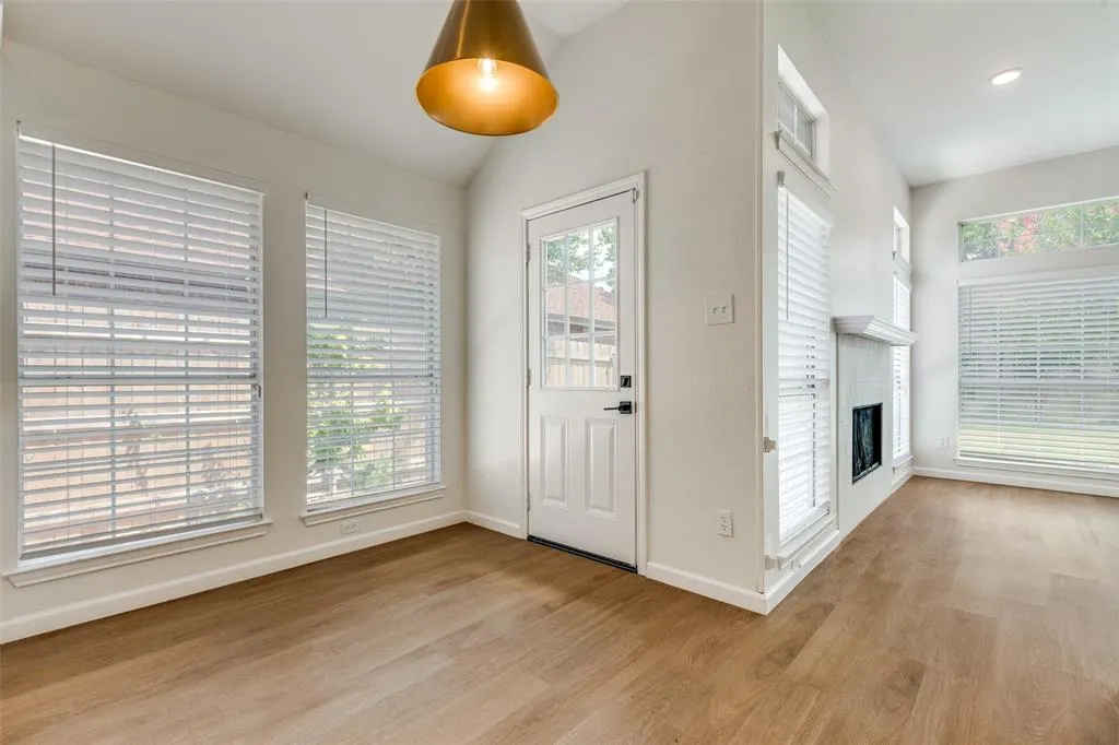 11005 Columbia Drive