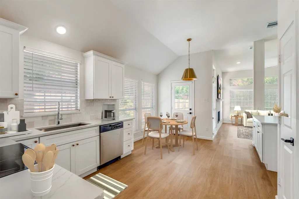 11005 Columbia Drive