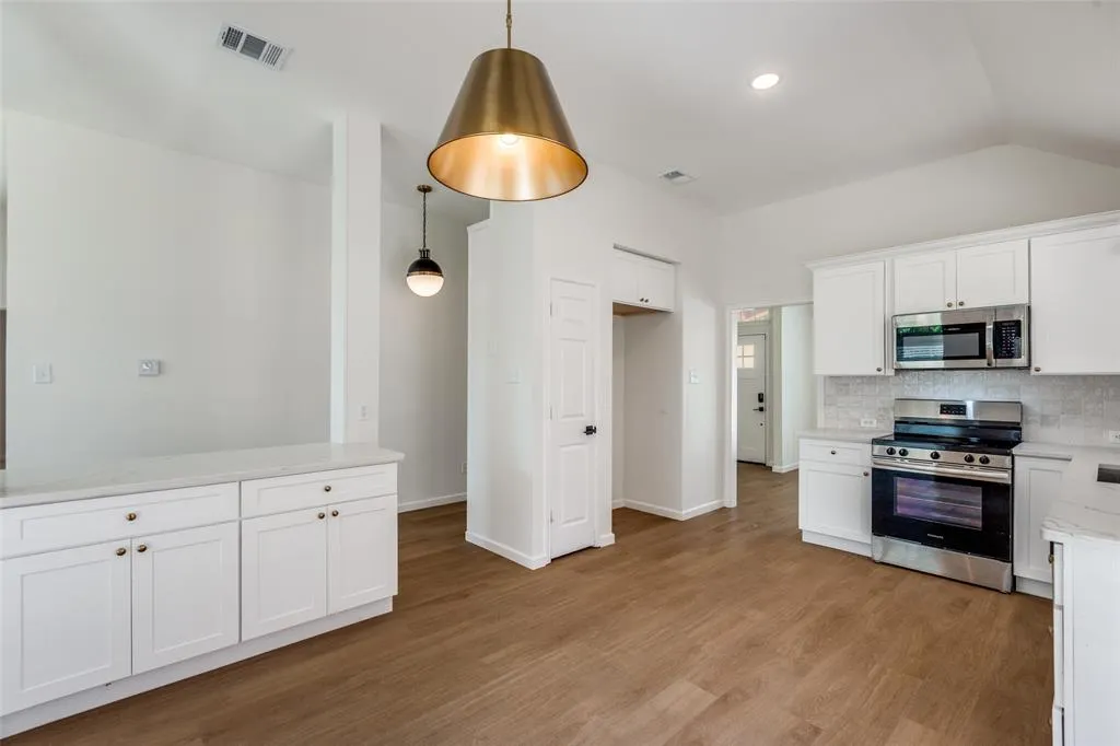 11005 Columbia Drive