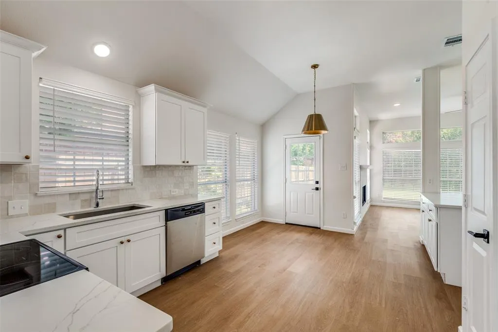 11005 Columbia Drive