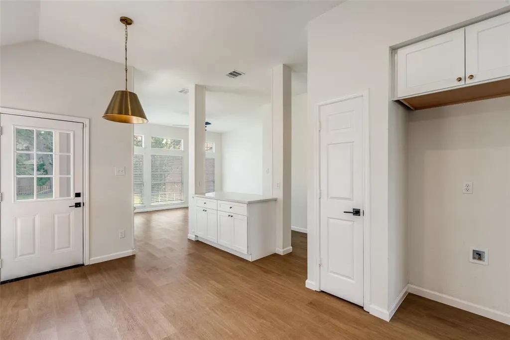 11005 Columbia Drive